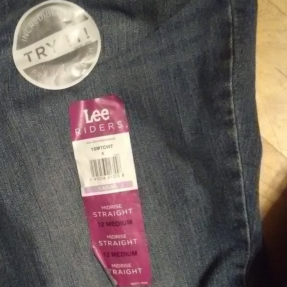 Lee Riders - Picture 2 of 2